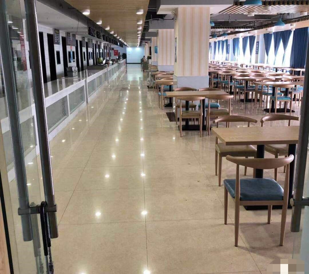 临街精装小吃城整体出租