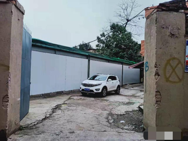 莲湖区北关青门南巷63号1300平标准厂房出租