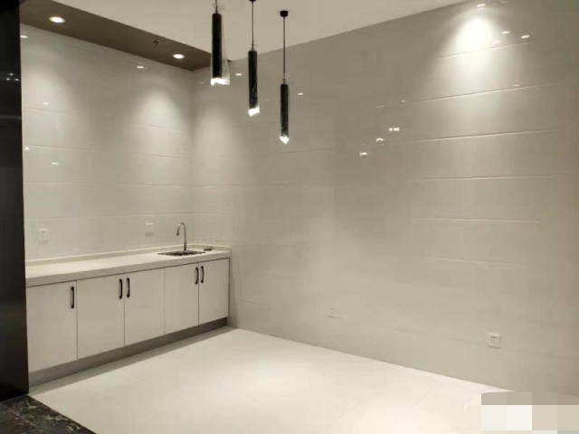 位于南郊，长安区、郭杜十字向南1公里处